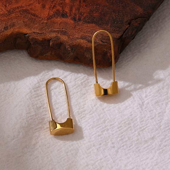 Chic Lock Hoop Earrings - Picture 2 of 7